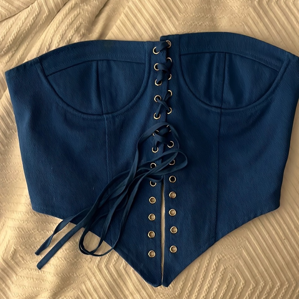 lioness NWOT never worn blue corset top